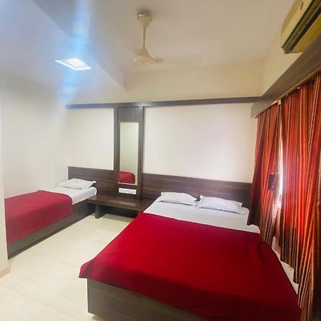 Hotel Sai Bhawani Shirdi Extérieur photo